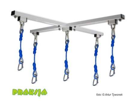 Krzyżowy uchwyt sufitowy z dedykowanymi linami zaczepowymi™ - Praksja