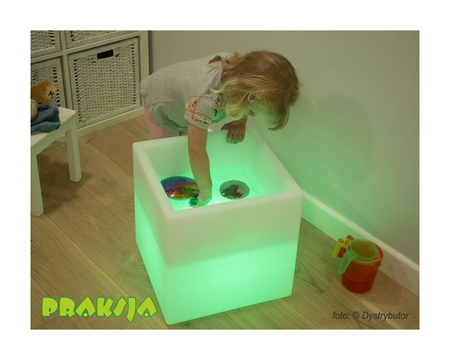 Podświetlany mały stolik sensoryczny z zagłębieniem – Tickit®